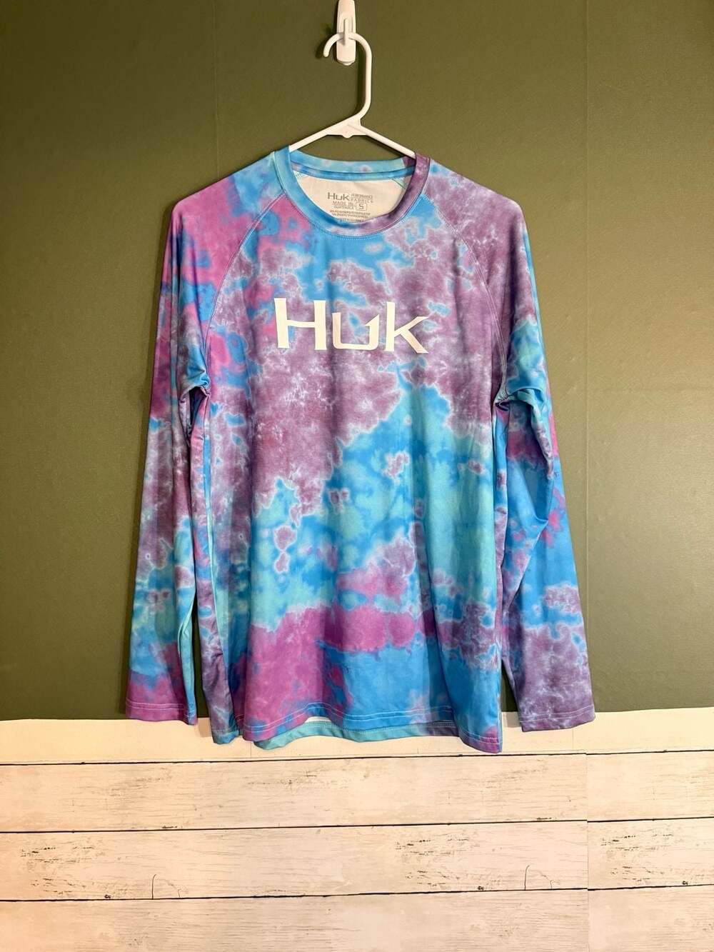 Huk Pursuit Long Sleeve Shirt Size S Blue Purple Tie Dye Fishing Top